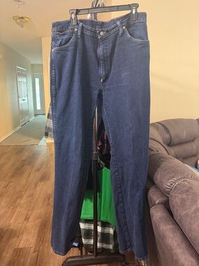 Wrangler Men's Straight Leg Jeans in Dark Blue